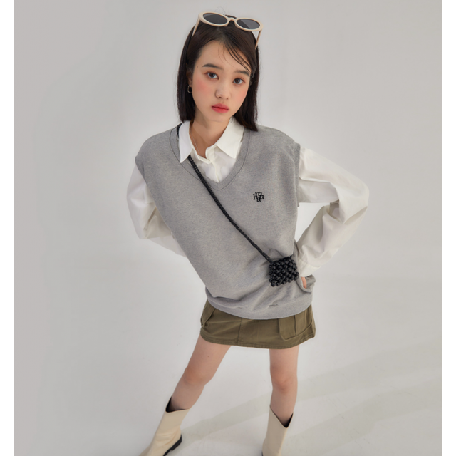 早秋預訂|MUAHMUAH LOOSE FIT SWEAT VEST 早秋預訂|MUAHMUAH LOOSE FIT SWEAT VEST