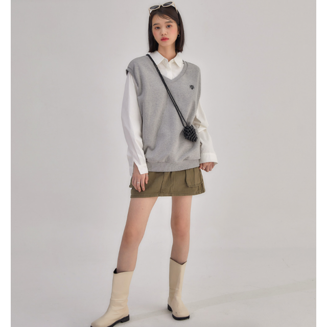 早秋預訂|MUAHMUAH LOOSE FIT SWEAT VEST 早秋預訂|MUAHMUAH LOOSE FIT SWEAT VEST