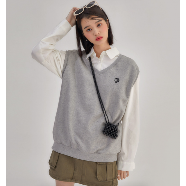 早秋預訂|MUAHMUAH LOOSE FIT SWEAT VEST 早秋預訂|MUAHMUAH LOOSE FIT SWEAT VEST