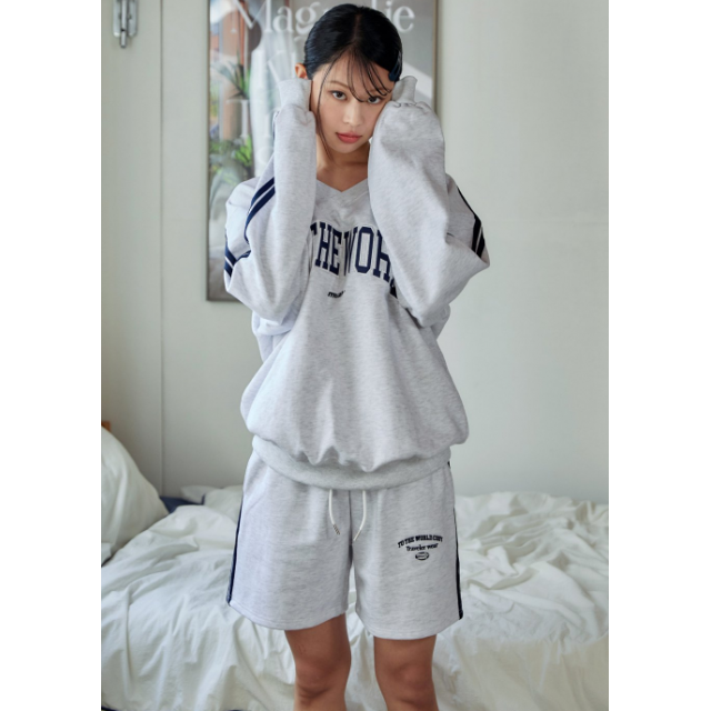 春季預訂|MUAHMUAH OVER FIT V NECK TAPE MTM 春季預訂|MUAHMUAH OVER FIT V NECK TAPE MTM