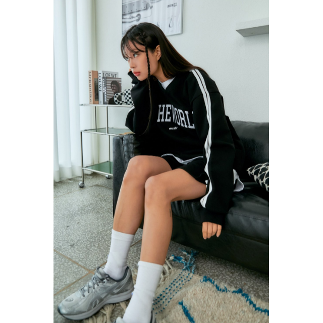 春季預訂|MUAHMUAH OVER FIT V NECK TAPE MTM 春季預訂|MUAHMUAH OVER FIT V NECK TAPE MTM