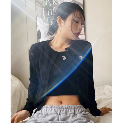 春季預訂｜MUAHMUAH LOGO SLIM FIT KNIT CARDIGAN