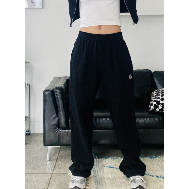 春季預訂|MUAHMUAH LOGO POINT TRAINING PANTS 春季預訂|MUAHMUAH LOGO POINT TRAINING PANTS