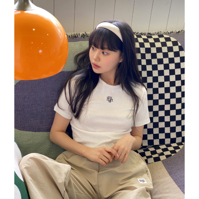 春季預訂|MUAHMUAH SIGNATURE CROP HALF T-SHIRT 春季預訂|MUAHMUAH SIGNATURE CROP HALF T-SHIRT