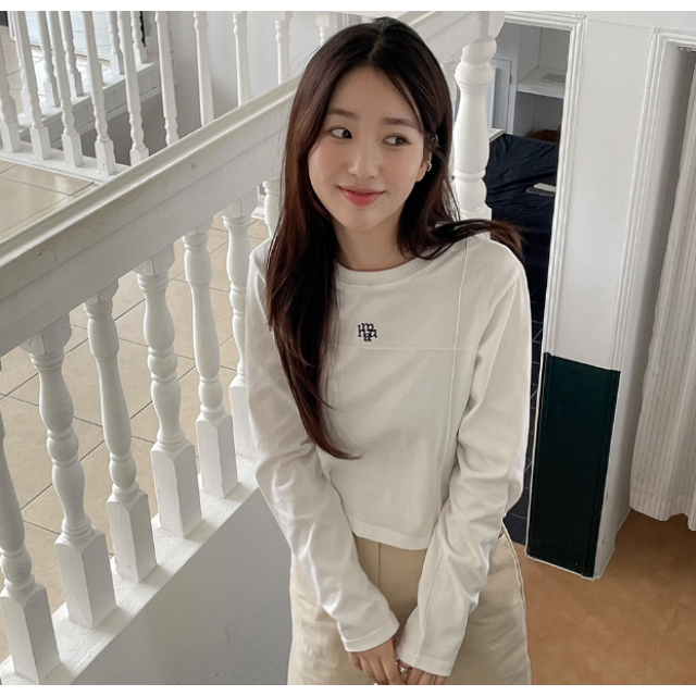預訂｜MUAHMUAH STITCH LINE CROP T-SHIRT