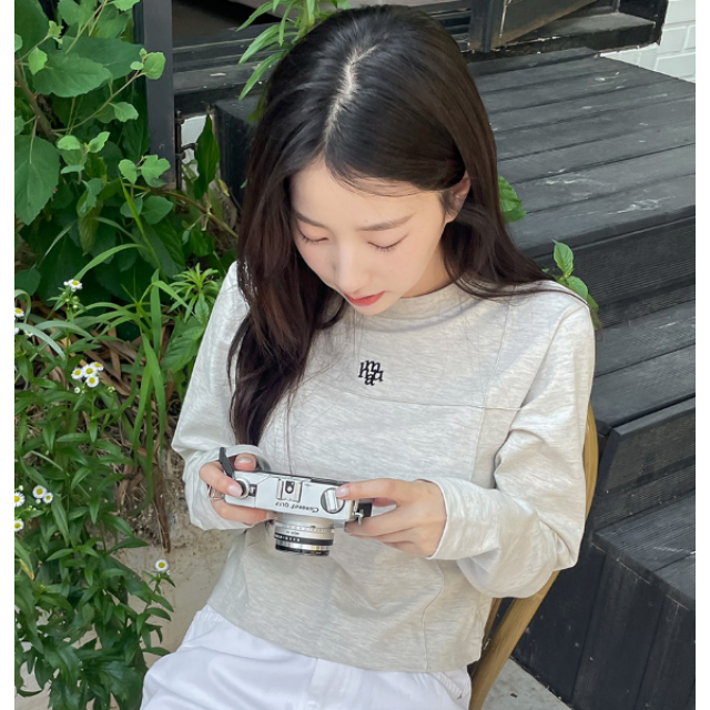 預訂｜MUAHMUAH STITCH LINE CROP T-SHIRT
