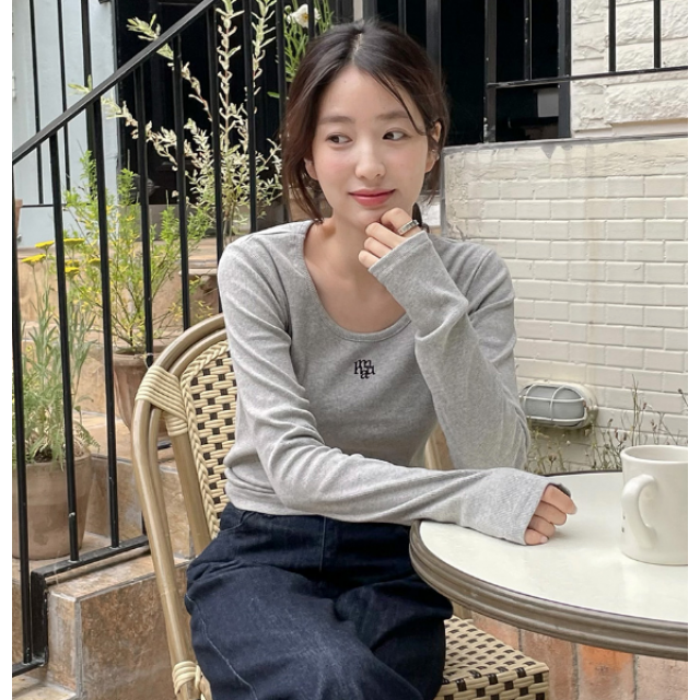 預訂｜MUAHMUAH STITCH U NECK LONG SLEEVE T-SHIRT