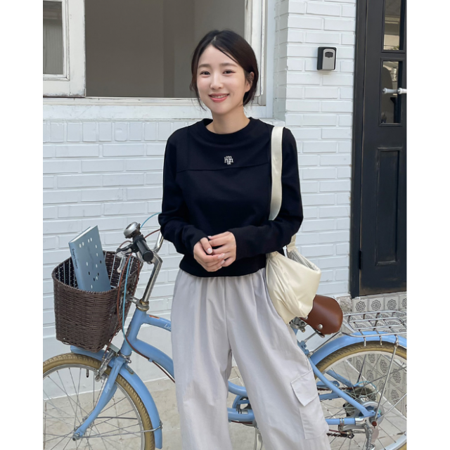 預訂｜MUAHMUAH STITCH LINE CROP T-SHIRT