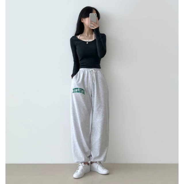 早秋預訂|ATHLETIC刺繡束腳鬆緊腰運動褲 早秋預訂|ATHLETIC刺繡束腳鬆緊腰運動褲