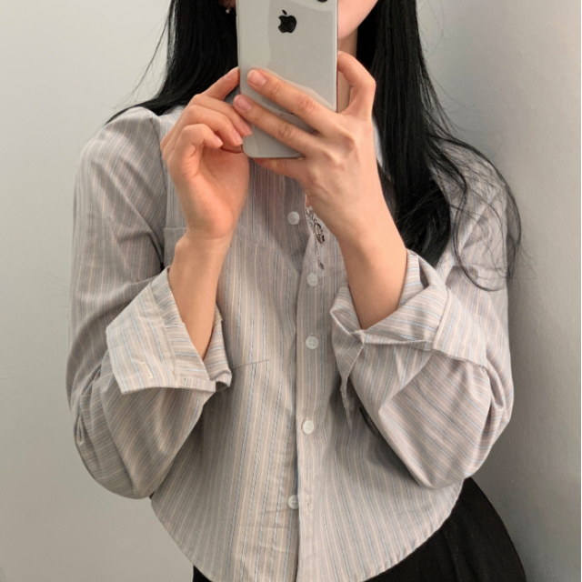 早秋預訂|刺繡直紋短身長袖恤衫 早秋預訂|刺繡直紋短身長袖恤衫