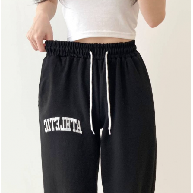 早秋預訂|ATHLETIC刺繡束腳鬆緊腰運動褲 早秋預訂|ATHLETIC刺繡束腳鬆緊腰運動褲