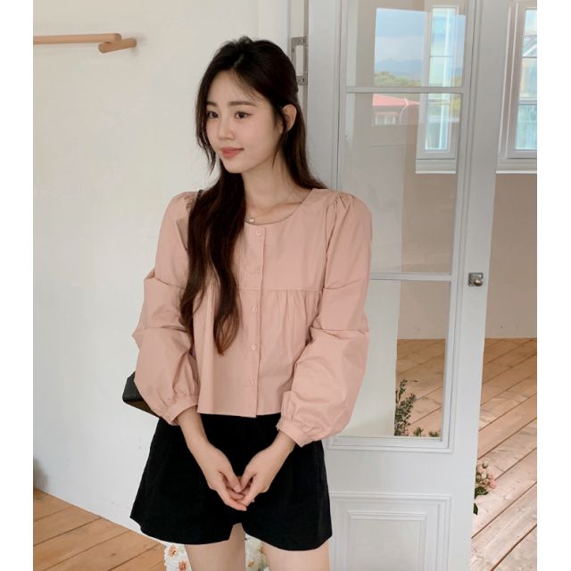 早秋預訂|圓領澎澎鈕扣長袖上衣 早秋預訂|圓領澎澎鈕扣長袖上衣