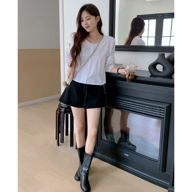 早秋預訂|圓領澎澎鈕扣長袖上衣 早秋預訂|圓領澎澎鈕扣長袖上衣
