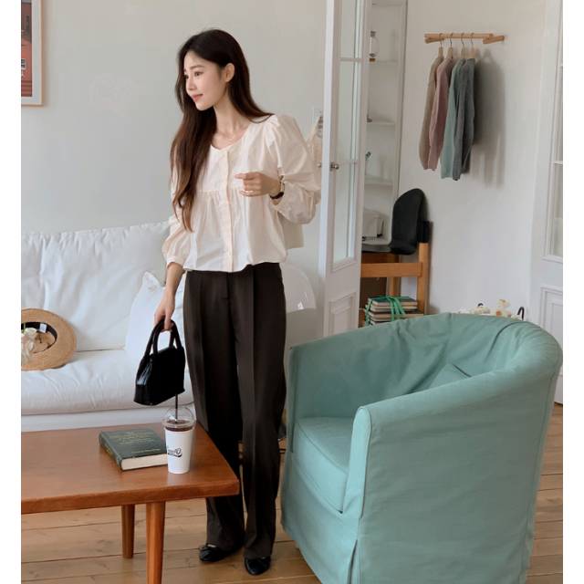 早秋預訂|圓領澎澎鈕扣長袖上衣 早秋預訂|圓領澎澎鈕扣長袖上衣