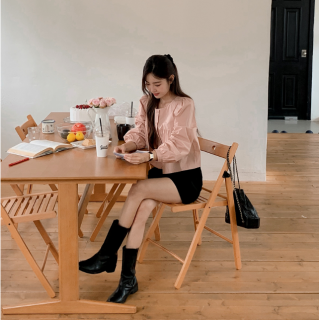 早秋預訂|圓領澎澎鈕扣長袖上衣 早秋預訂|圓領澎澎鈕扣長袖上衣