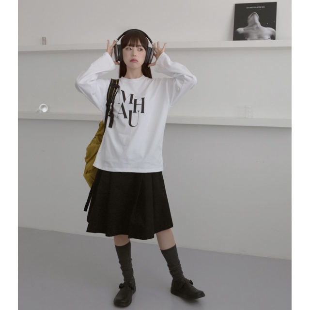 早秋預訂｜MUAHMUAH MIDDLE LOGO LONG SLEEVE (1 COLOR)