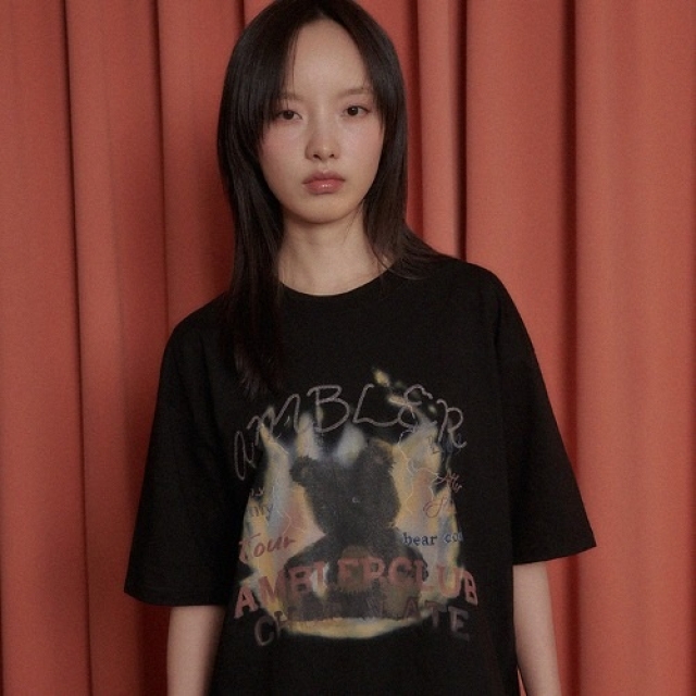 24S/S 預訂｜AMBLER BEAR IN FLAMES T-SHIRTS (2 COLOR)