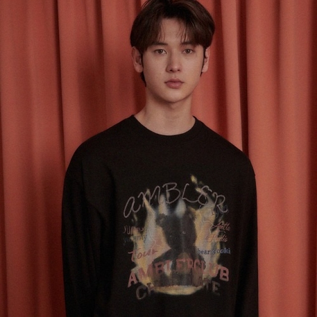 24S/S 預訂｜AMBLER BEAR IN FLAMES SWEATSHIRT (2 COLOR)
