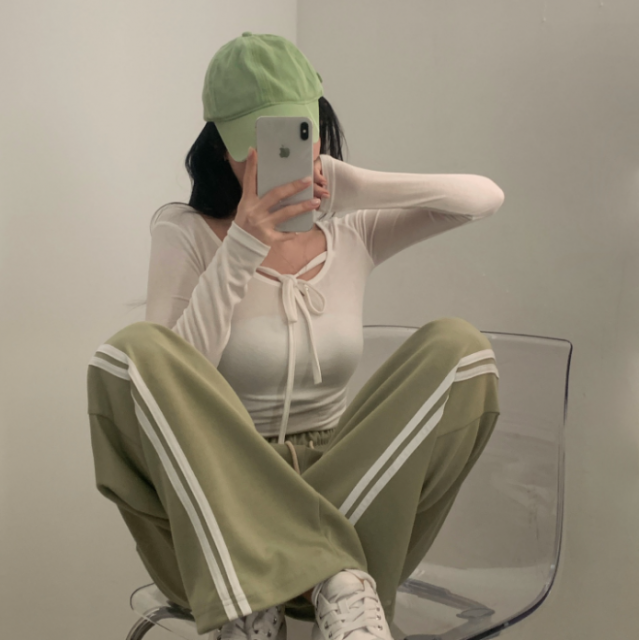 1月回饋優惠❤️預訂｜6色U領掛脖修身短版長袖T 恤