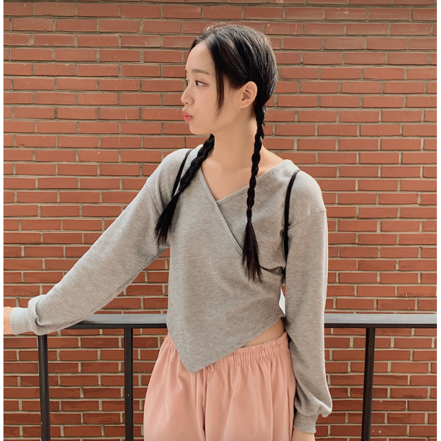 春季預訂|V領裁剪WAFFLE長袖上衣 春季預訂|V領裁剪WAFFLE長袖上衣