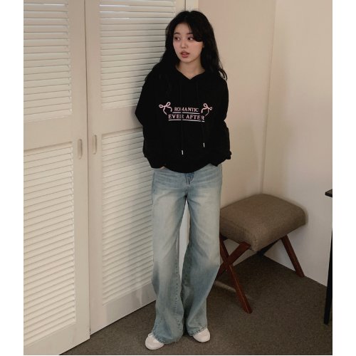 春季預訂｜斜裁寬鬆水洗牛仔褲