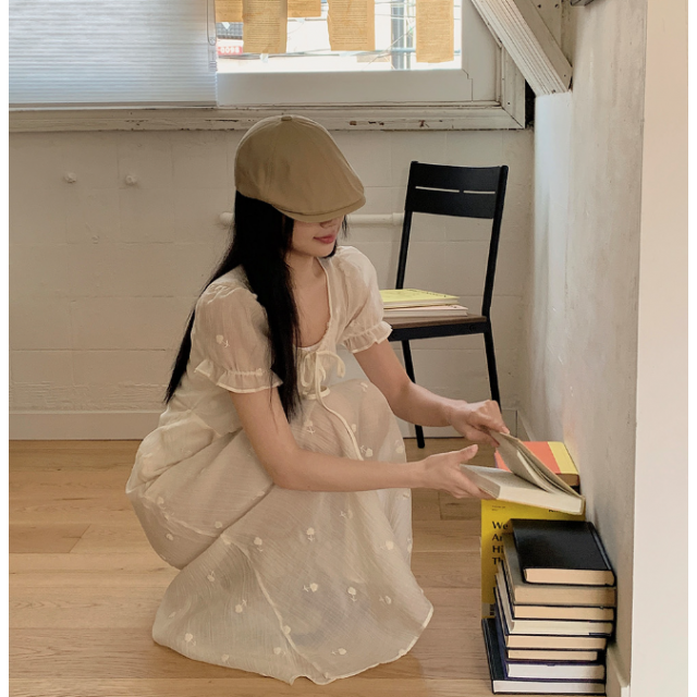春季預訂|半透小花刺繡短袖連身長裙 春季預訂|半透小花刺繡短袖連身長裙