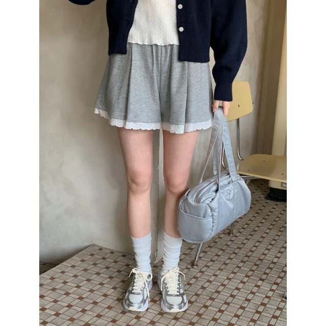 春季預訂｜打孔蕾絲短褲