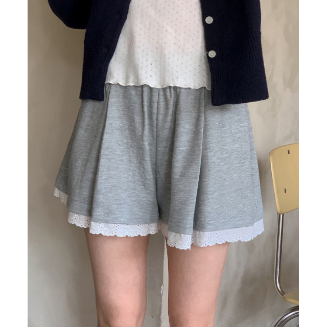 春季預訂｜打孔蕾絲短褲
