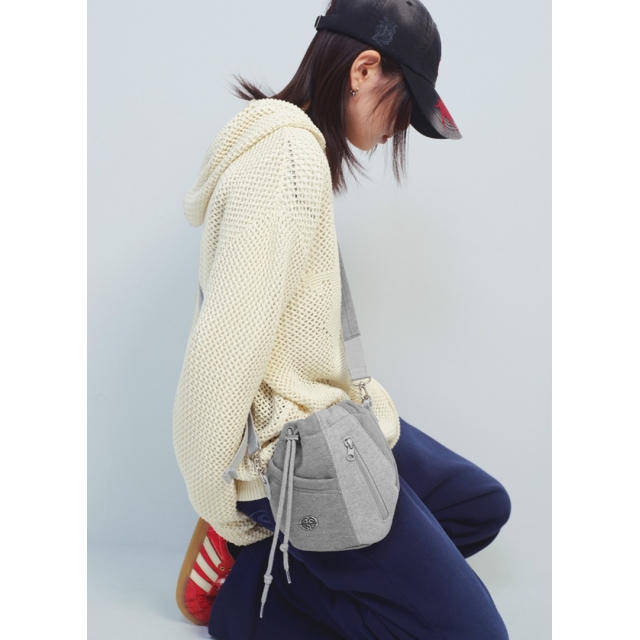 24S/S 預訂｜MAHAGRID ECLIPSE BUCKET CROSS BAG [GRAY]